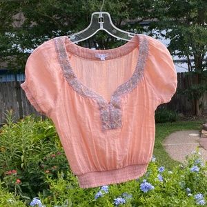Mine S tangerine/peachy crop top with puff sleeve and geometric embroidery